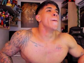 William Dracko webcam model stream image