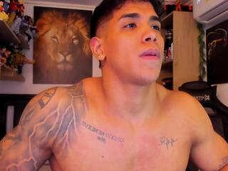 William Dracko webcam model stream image