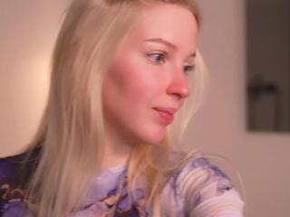 Stella Moorye webcam model stream image