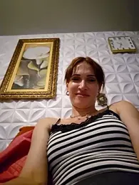 Irresistible24 webcam model stream image