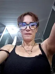 Irresistible24 webcam model stream image