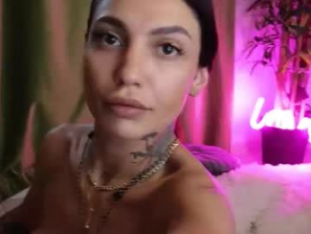 ashley_is_heree webcam model stream image