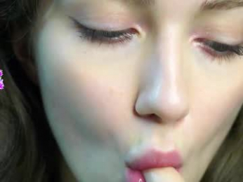 loriamarzinske webcam model stream image