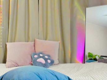 EllieRough webcam model stream image