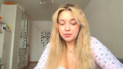 DaisyWingo webcam model stream image