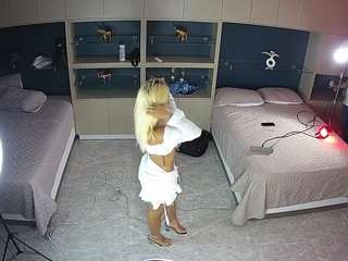 voyeurcam-casa-salsa-versus-room webcam model stream image