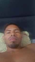 adambrosk_24 webcam model stream image