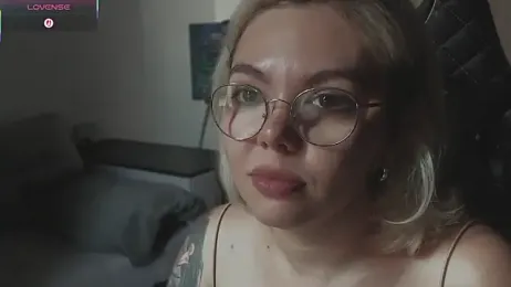 AnyaTaylorJoy_ webcam model stream image