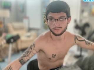 youngkubenski215 webcam model stream image