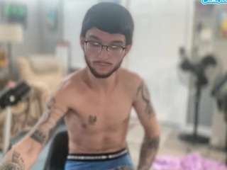 youngkubenski215 webcam model stream image