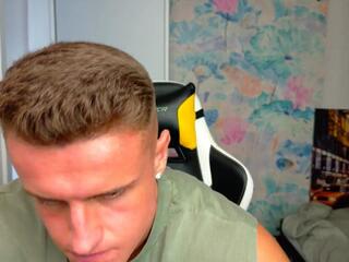 Leo Cavalli webcam model stream image