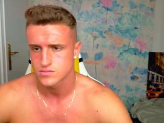 Leo Cavalli webcam model stream image