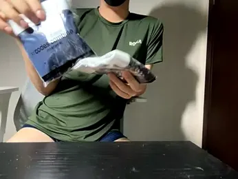 Wokff22 webcam model stream image