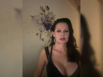 RoyalBreasts webcam model stream image