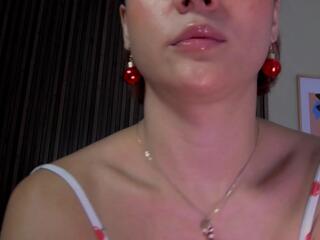 Lucia Saanvi webcam model stream image