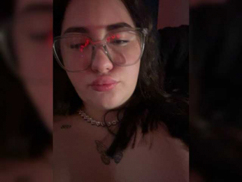 MoonAura webcam model stream image