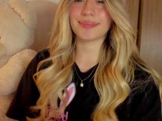 Amy Blondes webcam flirt4free model stream image