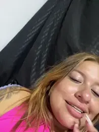 Juli520_ webcam model stream image