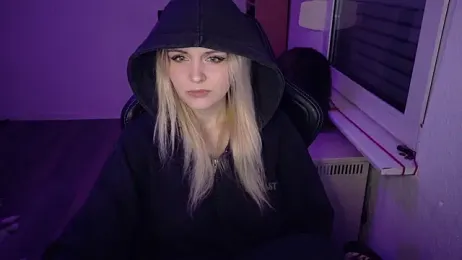 OfflineLizzy webcam model stream image