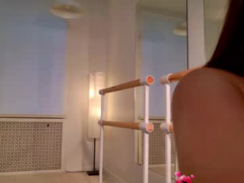 emilia_dream webcam model stream image