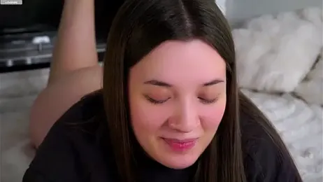 LowOncoming webcam model stream image