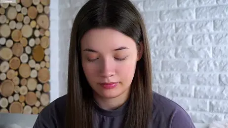 LowOncoming webcam model stream image