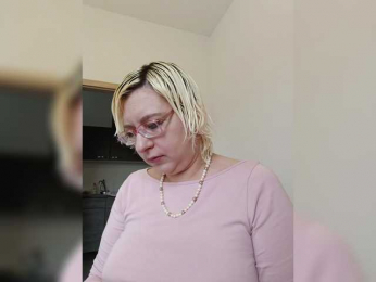 Vika211 webcam model stream image