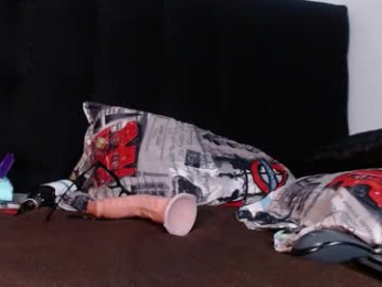 juan_and_luciana webcam model stream image