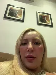 Juuhschmitt webcam stripchat model stream image