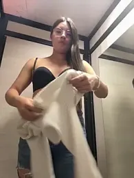 Isabella21_ webcam model stream image