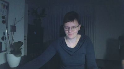 oOSUSIOo webcam cam4 model stream image