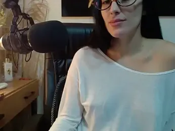 FilosofaNerd webcam model stream image