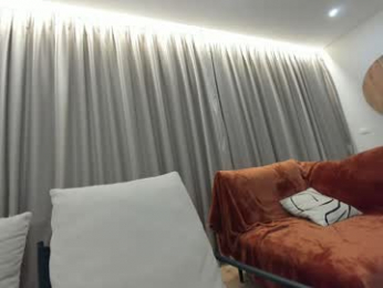 ehotlovea webcam chaturbate model stream image