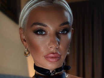 KatalinaRouge webcam model stream image