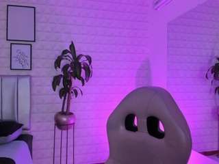 bella-green webcam camsoda model stream image