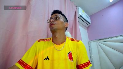 ARES_FUNN_ webcam model stream image