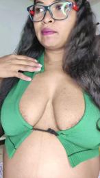 Chalohottt webcam cam4 model stream image