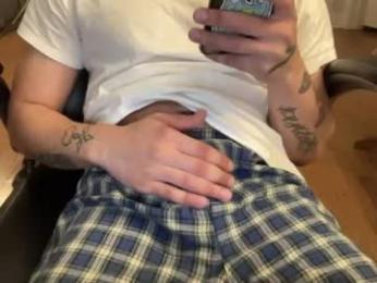 keesey23 webcam model stream image