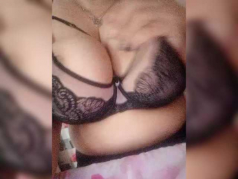 Xo4y-SeX-TpaX webcam model stream image