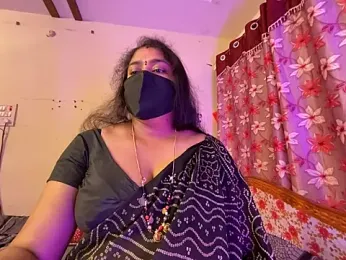 LouleyRanii webcam model stream image