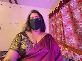 LouleyRanii webcam model stream image