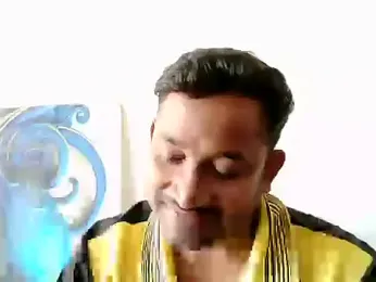 RabitheRambo30 webcam model stream image