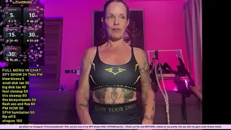 mommyselenafit_ webcam model stream image