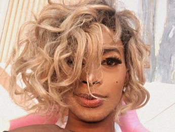 LorettaZeres webcam model stream image