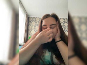 Kiss_milaTor webcam model stream image