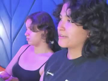 ivy_and_molly webcam model stream image