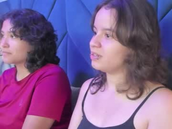 ivy_and_molly webcam model stream image