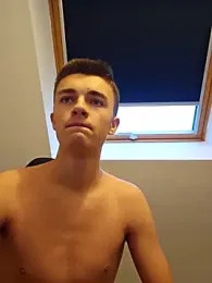 yanisyanisss webcam stripchat model stream image