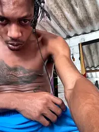 Larry-n-clouds webcam model stream image