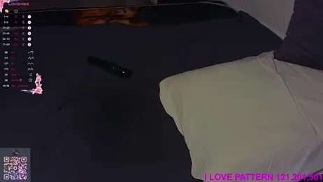 Hollara_Bangg webcam stripchat model stream image